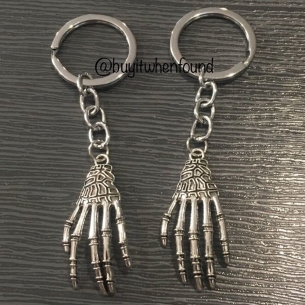 Skeleton Hand Gothic Skull Keychains